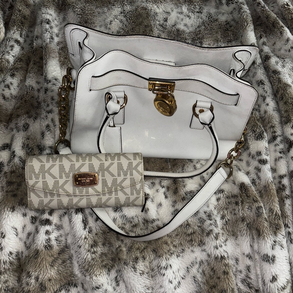 Michael Kors Cream and Gold Shoulder Bag with Wallet